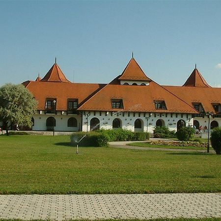 Hortobagy Club Hotel ภายนอก รูปภาพ